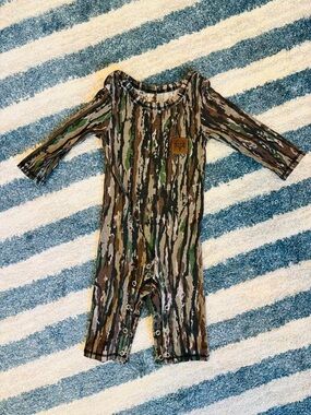 9-12mo Realtree Baby Woodland Camo Snap Longsleeve Romper - Brown, Green
